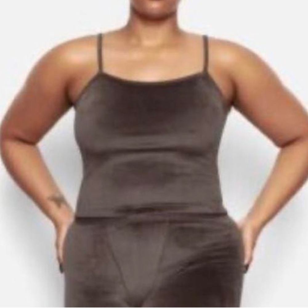 NWT SKIMS Velour Track Pants and Velour Soot Crop Top Set in Amethyst Size 2XL - Picture 5 of 10